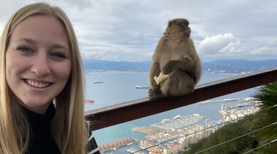 Au pair image slide 0